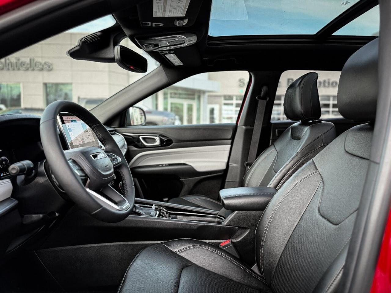 2024 Jeep Compass Limited   ELITE EXTERIOR GROUP   PANO ROOF   ALPIN Photo