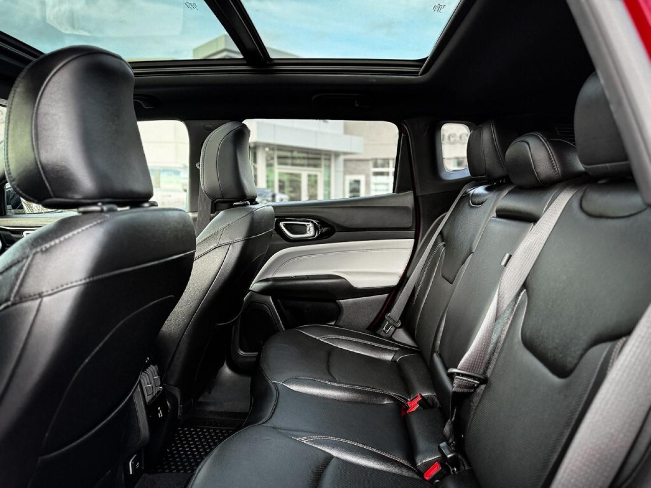 2024 Jeep Compass Limited   ELITE EXTERIOR GROUP   PANO ROOF   ALPIN Photo