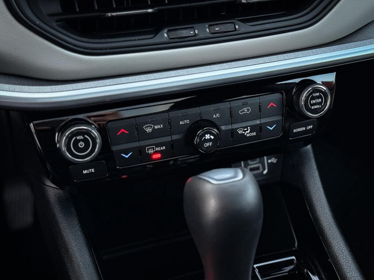 2024 Jeep Compass Limited   ELITE EXTERIOR GROUP   PANO ROOF   ALPIN Photo