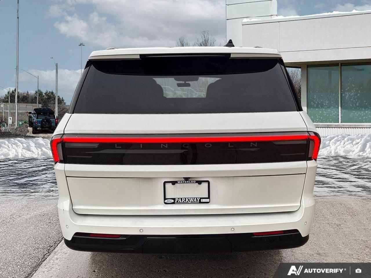 2025 Lincoln Navigator Reserve   Demo Unit   DEMO   LTHR   HVY DUTY TRL T Photo