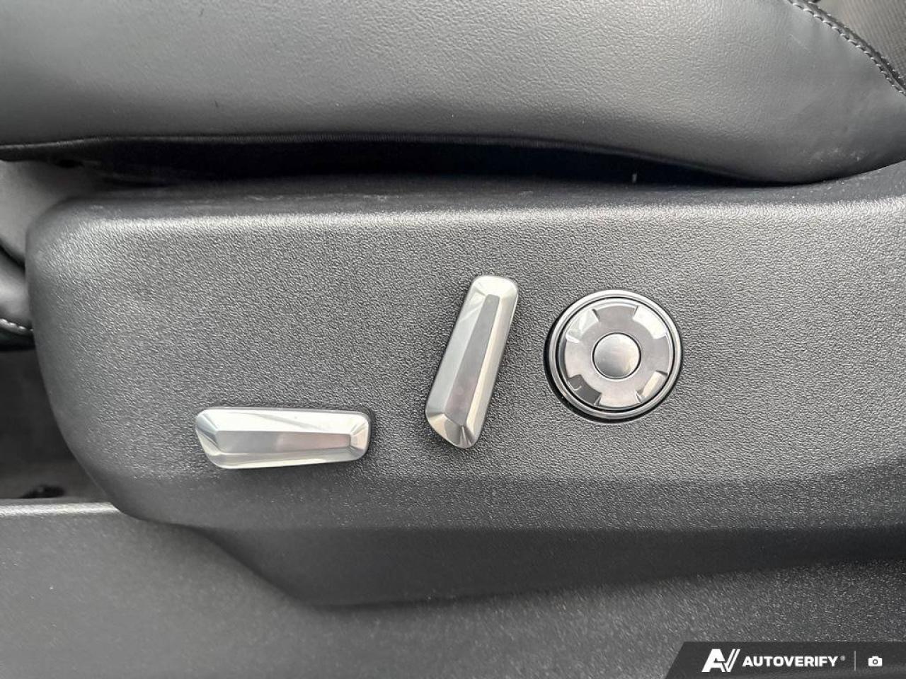 2025 Lincoln Navigator Reserve   Demo Unit   DEMO   LTHR   HVY DUTY TRL T Photo