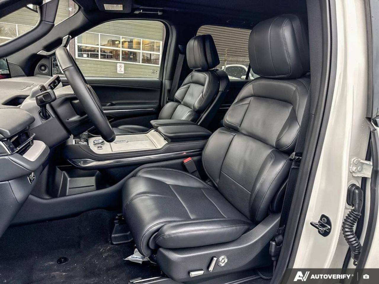 2025 Lincoln Navigator Reserve   Demo Unit   DEMO   LTHR   HVY DUTY TRL T Photo