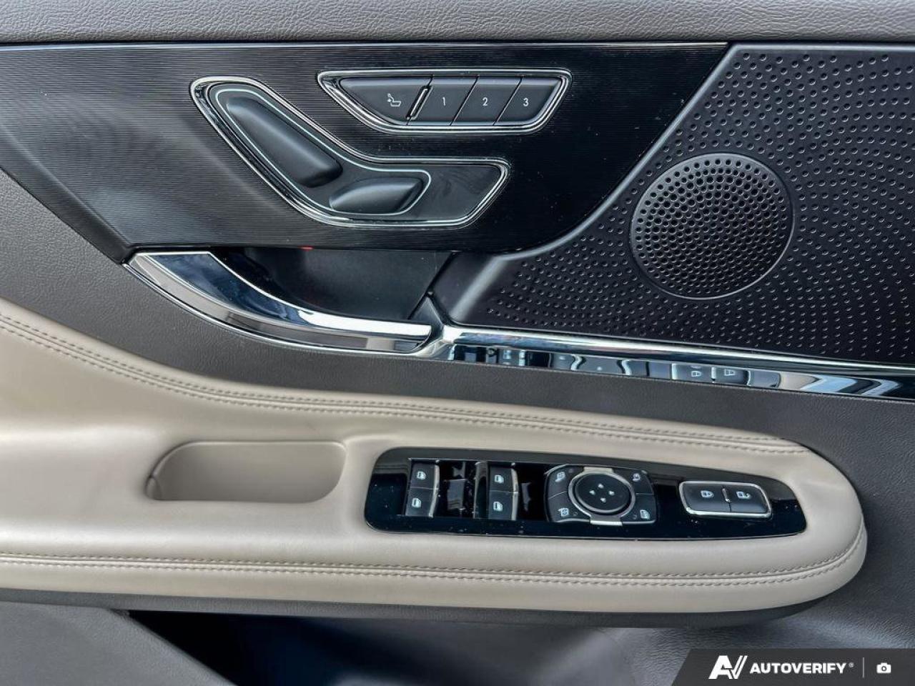 2024 Lincoln Corsair Reserve   ONE OWNER   MOONROOF   LTHR ONE OWNER Photo