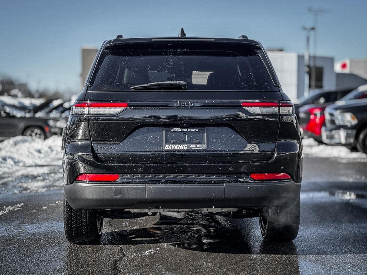 2023 Jeep Grand Cherokee Laredo   ALTITUDE   REMOTE START   SUNROOF   HEATE Photo
