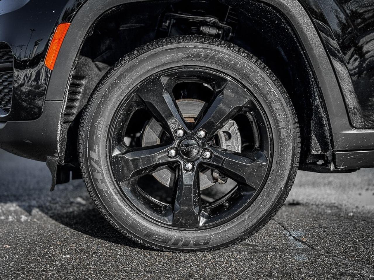 2023 Jeep Grand Cherokee Laredo   ALTITUDE   REMOTE START   SUNROOF   HEATE Photo