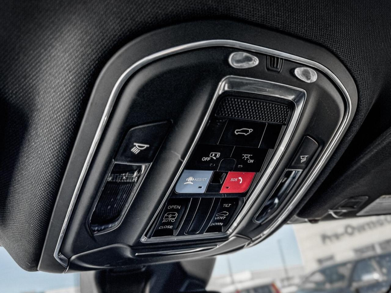 2023 Jeep Grand Cherokee Laredo   ALTITUDE   REMOTE START   SUNROOF   HEATE Photo