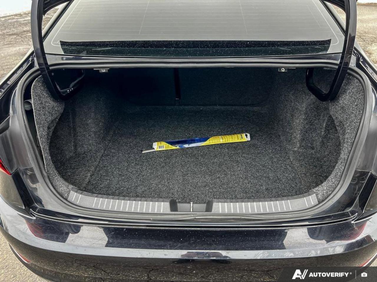 2019 Volkswagen Jetta LEATHER   MOONROOF   AUTOMATIC Photo