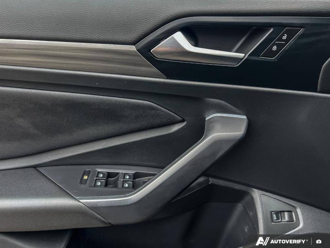 2019 Volkswagen Jetta LEATHER   MOONROOF   AUTOMATIC Photo