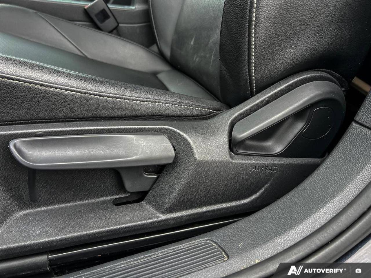 2019 Volkswagen Jetta LEATHER   MOONROOF   AUTOMATIC Photo