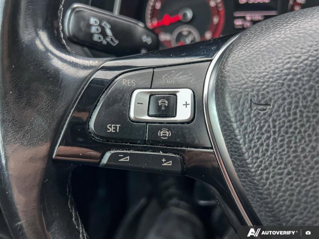 2019 Volkswagen Jetta LEATHER   MOONROOF   AUTOMATIC Photo