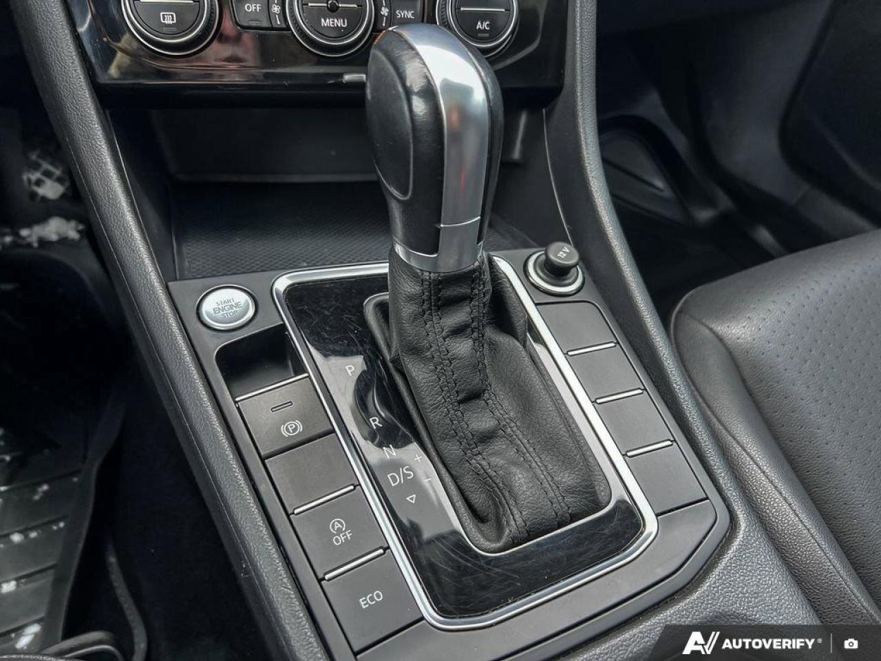 2019 Volkswagen Jetta LEATHER   MOONROOF   AUTOMATIC Photo