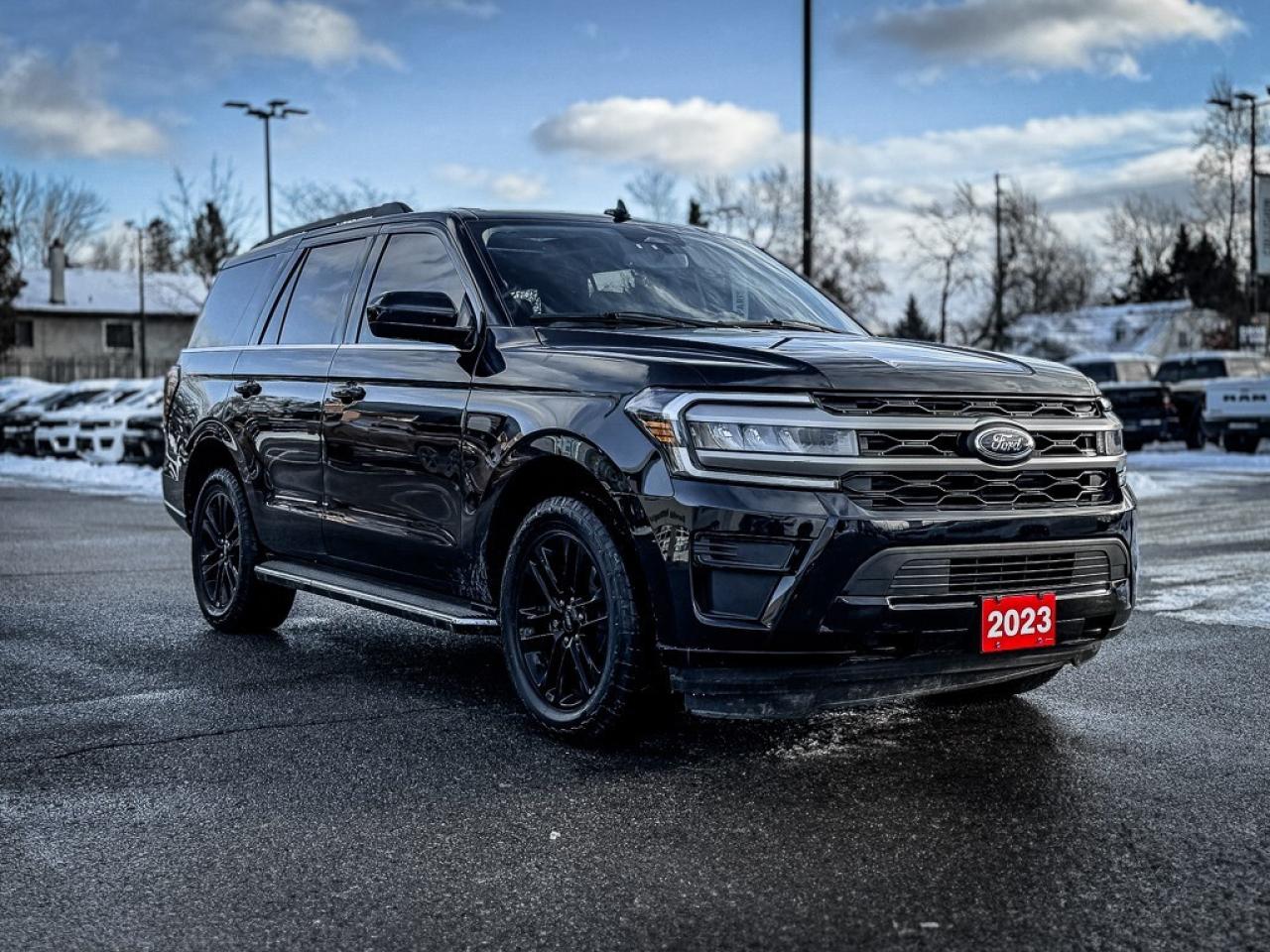 2023 Ford Expedition XLT   12 DISPLAY   PANO ROOF   REMOTE START   BLIN Photo