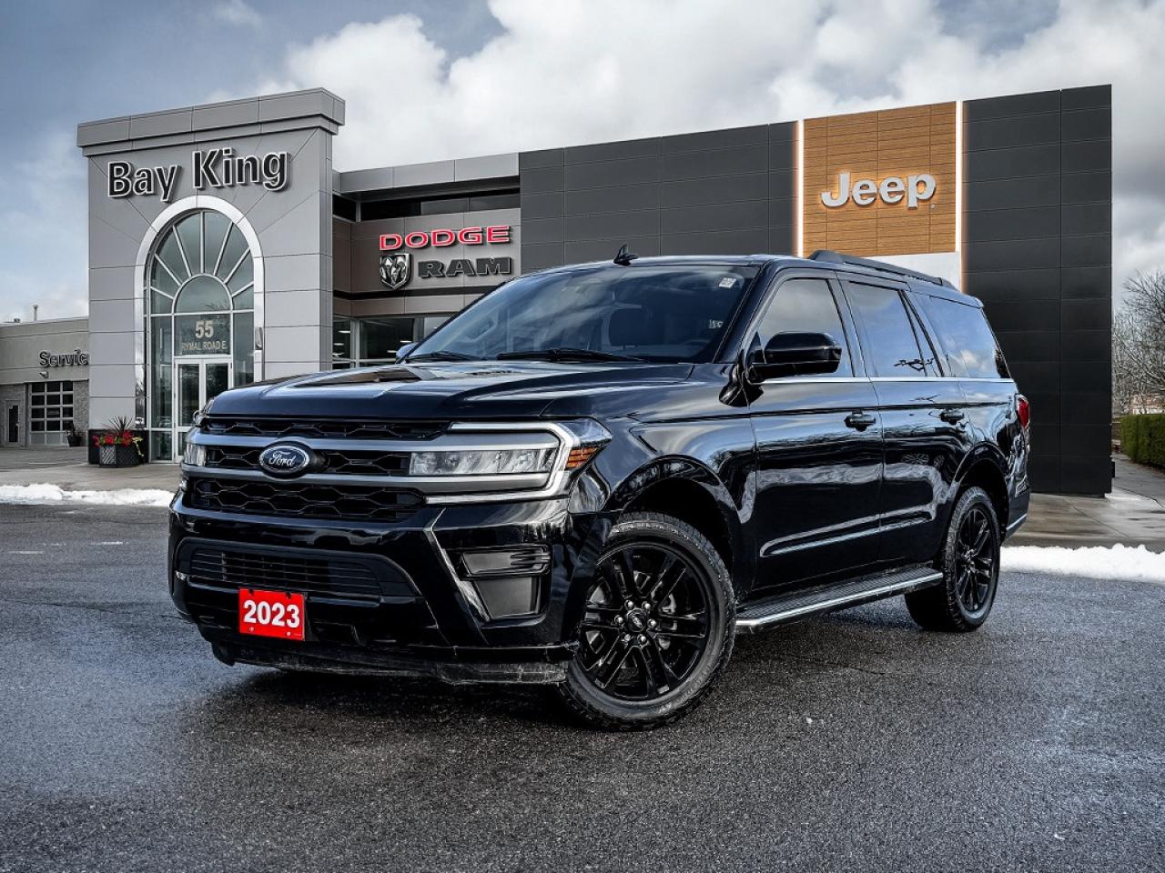 2023 Ford Expedition XLT   12 DISPLAY   PANO ROOF   REMOTE START   BLIN Photo