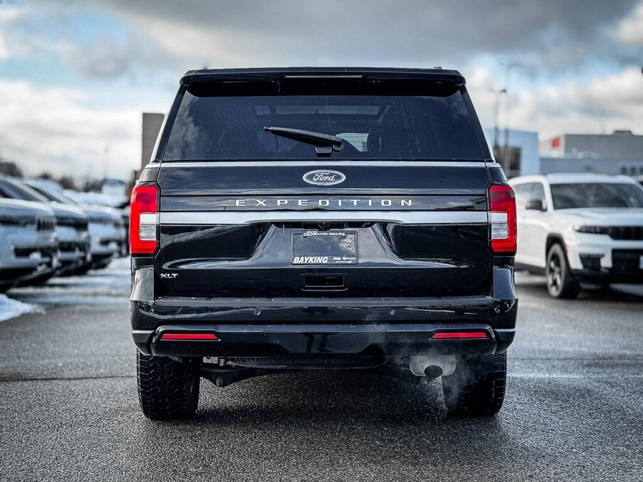 2023 Ford Expedition XLT   12 DISPLAY   PANO ROOF   REMOTE START   BLIN Photo