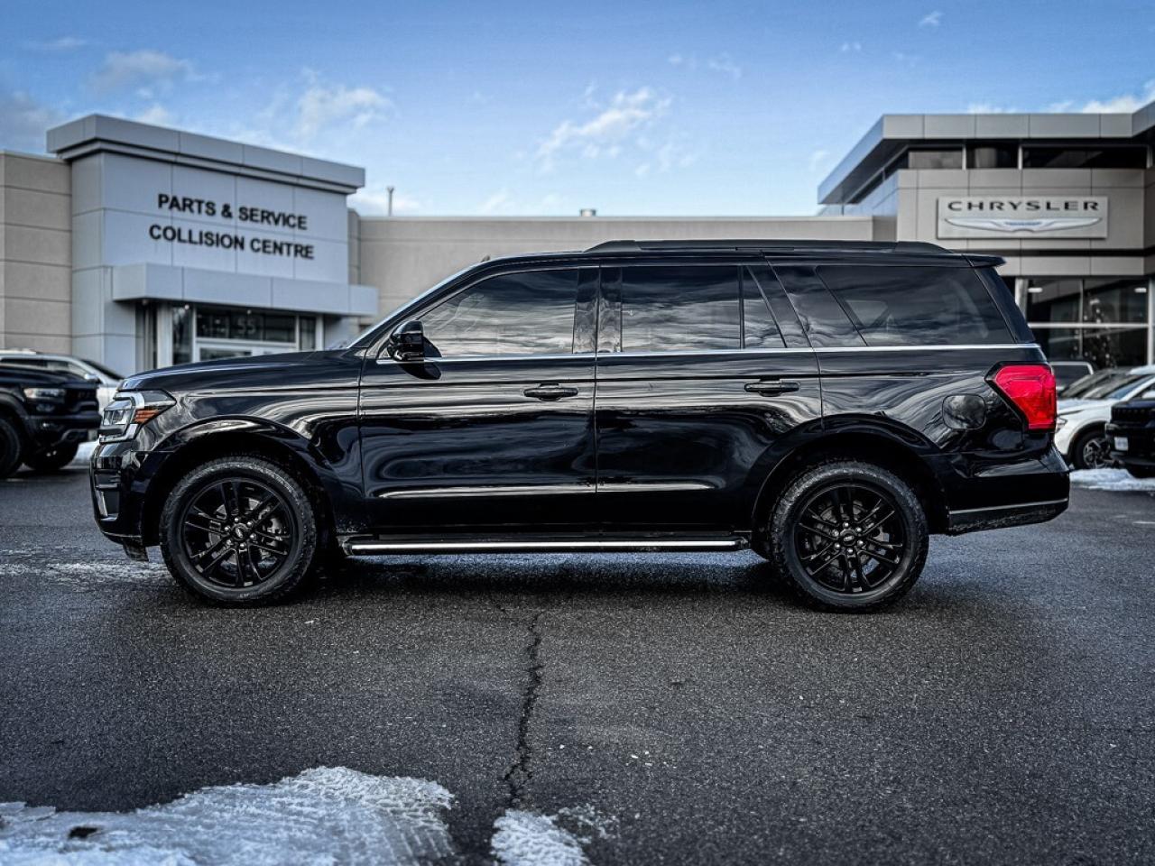 2023 Ford Expedition XLT   12 DISPLAY   PANO ROOF   REMOTE START   BLIN Photo