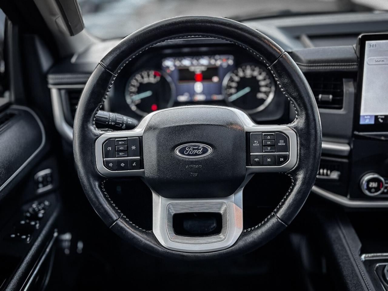 2023 Ford Expedition XLT   12 DISPLAY   PANO ROOF   REMOTE START   BLIN Photo