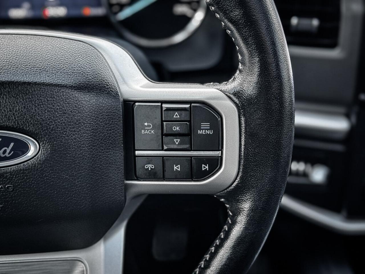 2023 Ford Expedition XLT   12 DISPLAY   PANO ROOF   REMOTE START   BLIN Photo