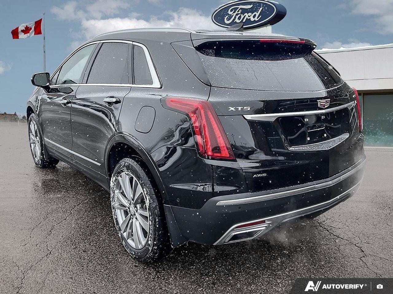 2023 Cadillac XT5 AWD Premium Luxury   ONE OWNER   MOONROOF   LTHR Photo4