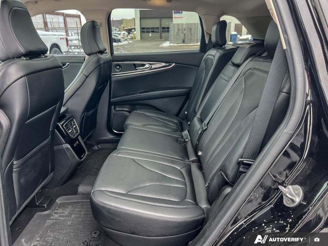 2023 Lincoln Nautilus Reserve   ONE OWNER   2.7L V6   UTILITY PKG ONE OW Photo