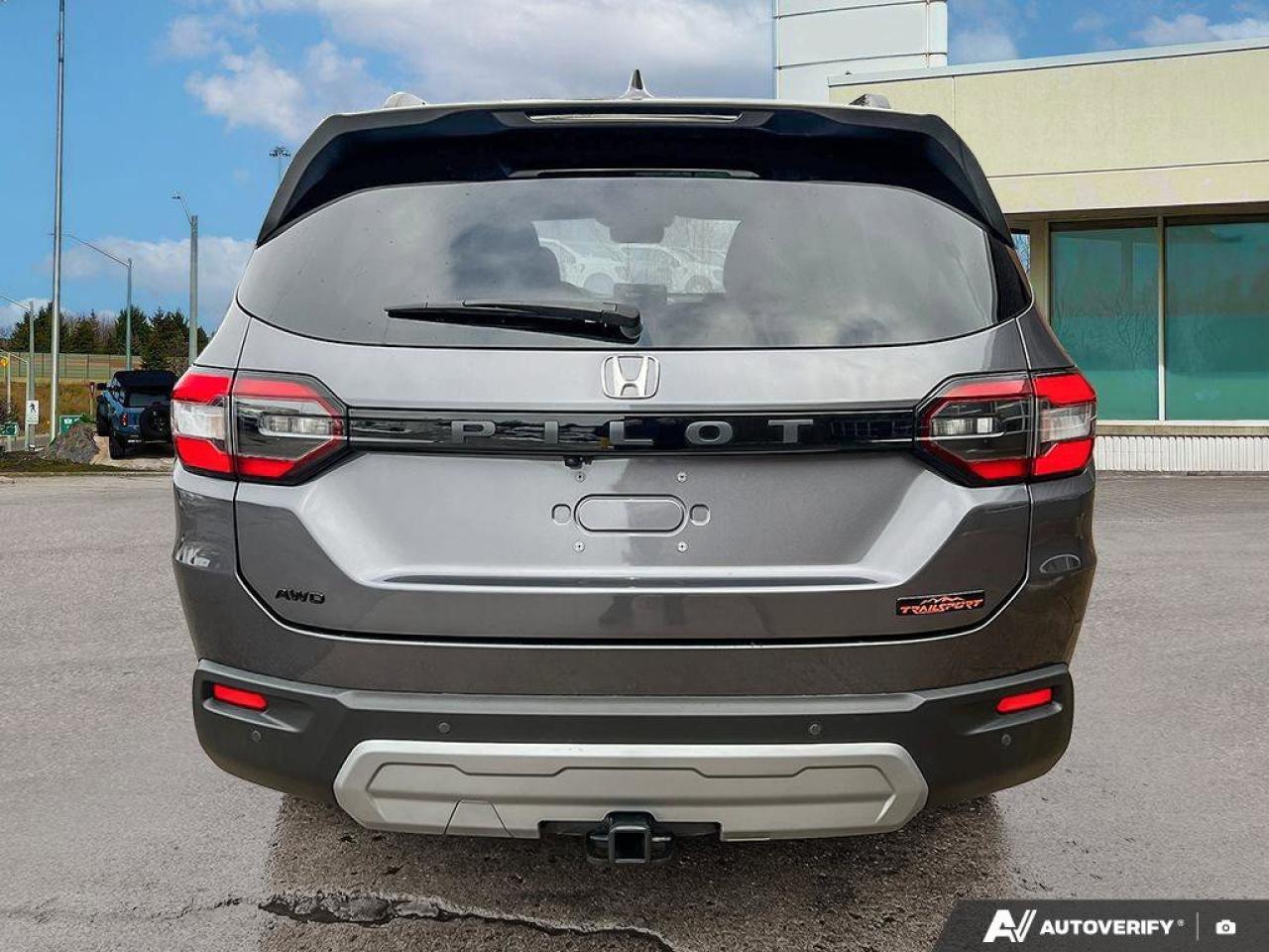 2024 Honda Pilot ONE OWNER   LEATHER   MOONROOF Photo