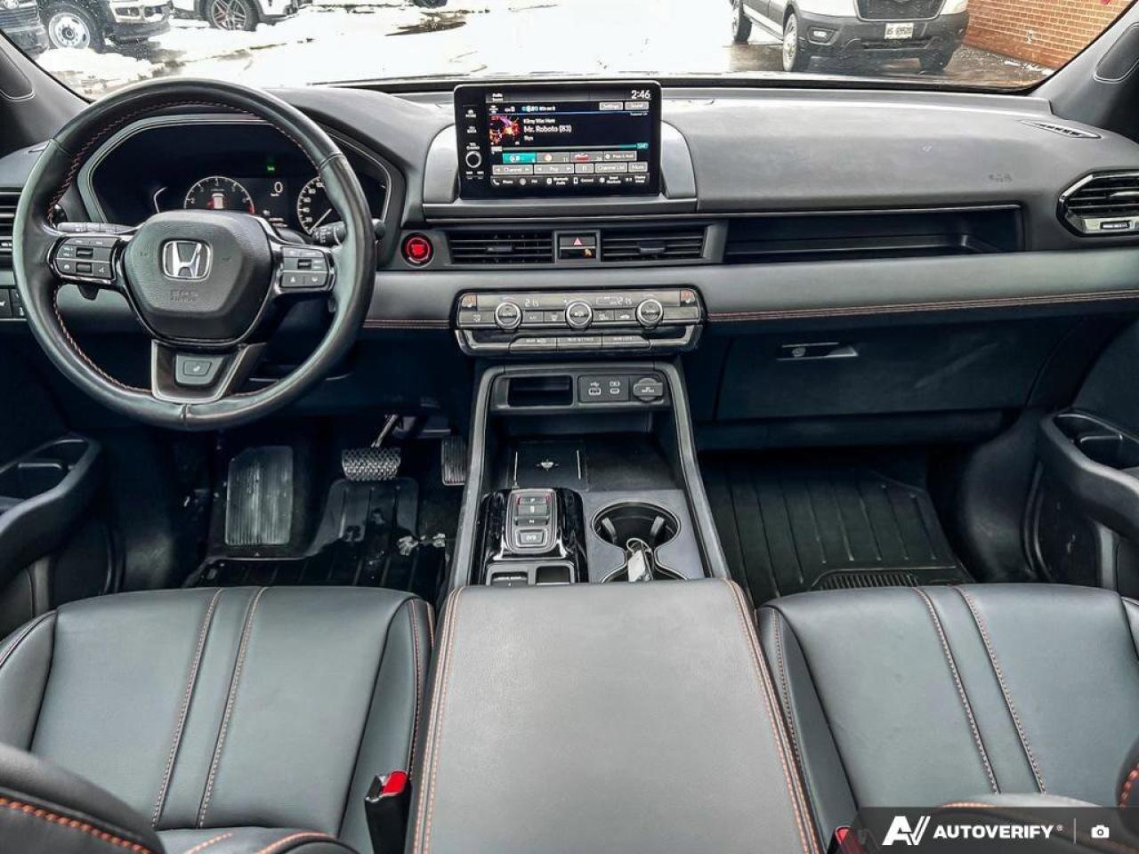 2024 Honda Pilot ONE OWNER   LEATHER   MOONROOF Photo