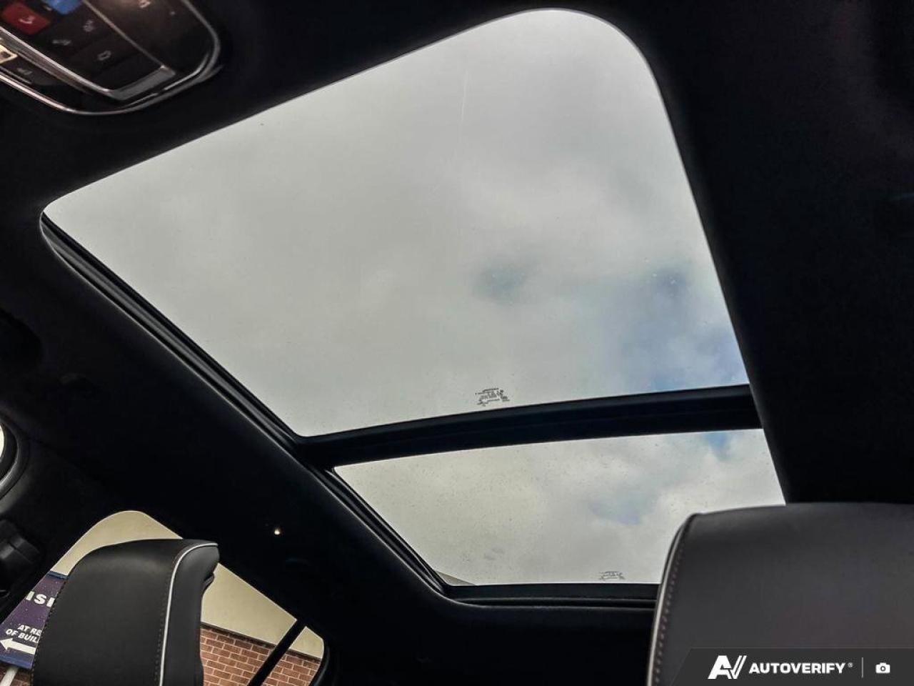 2022 Jeep Grand Cherokee MOONROOF   NAV   MASSAGE SEATS Photo