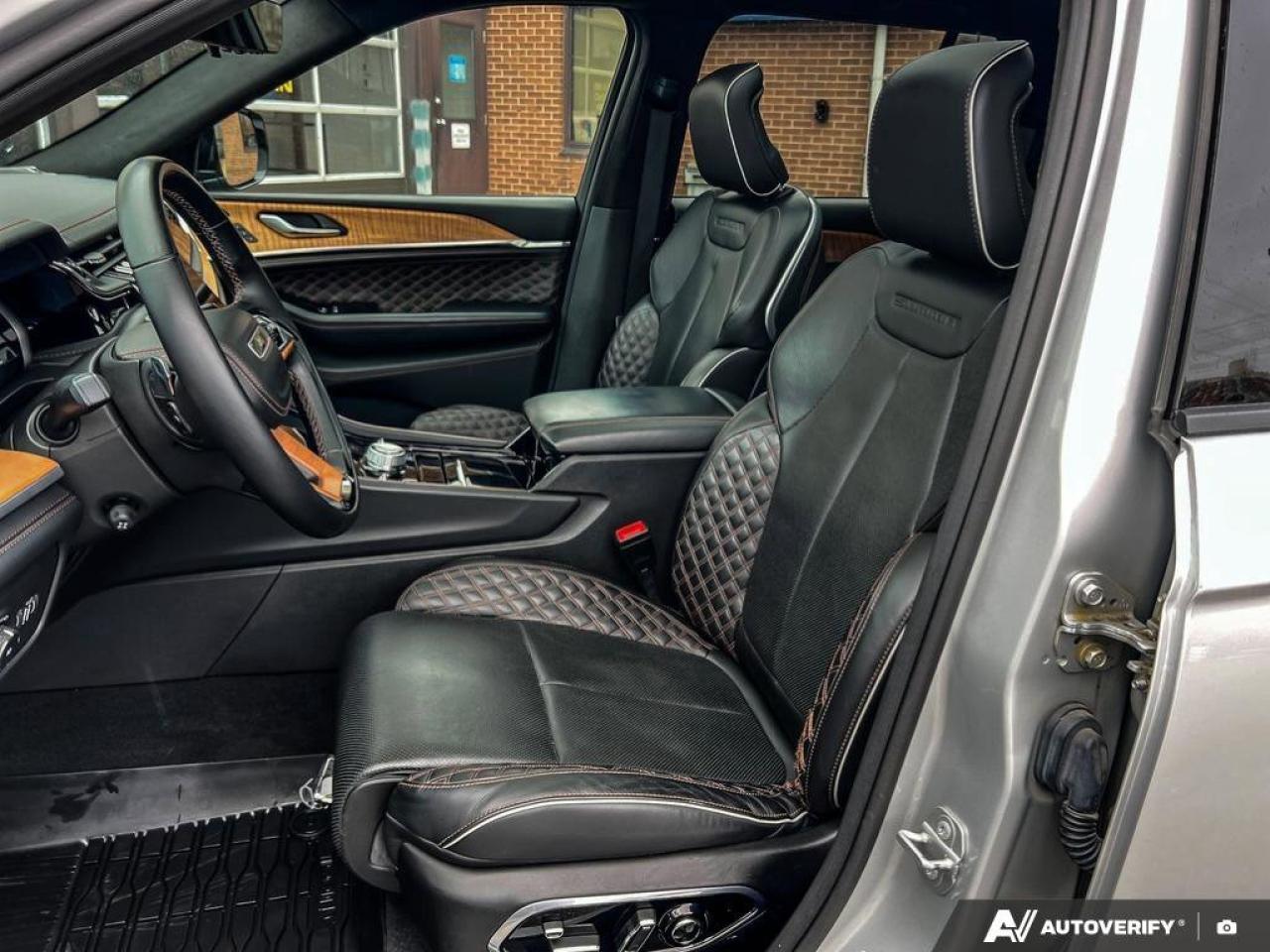 2022 Jeep Grand Cherokee MOONROOF   NAV   MASSAGE SEATS Photo
