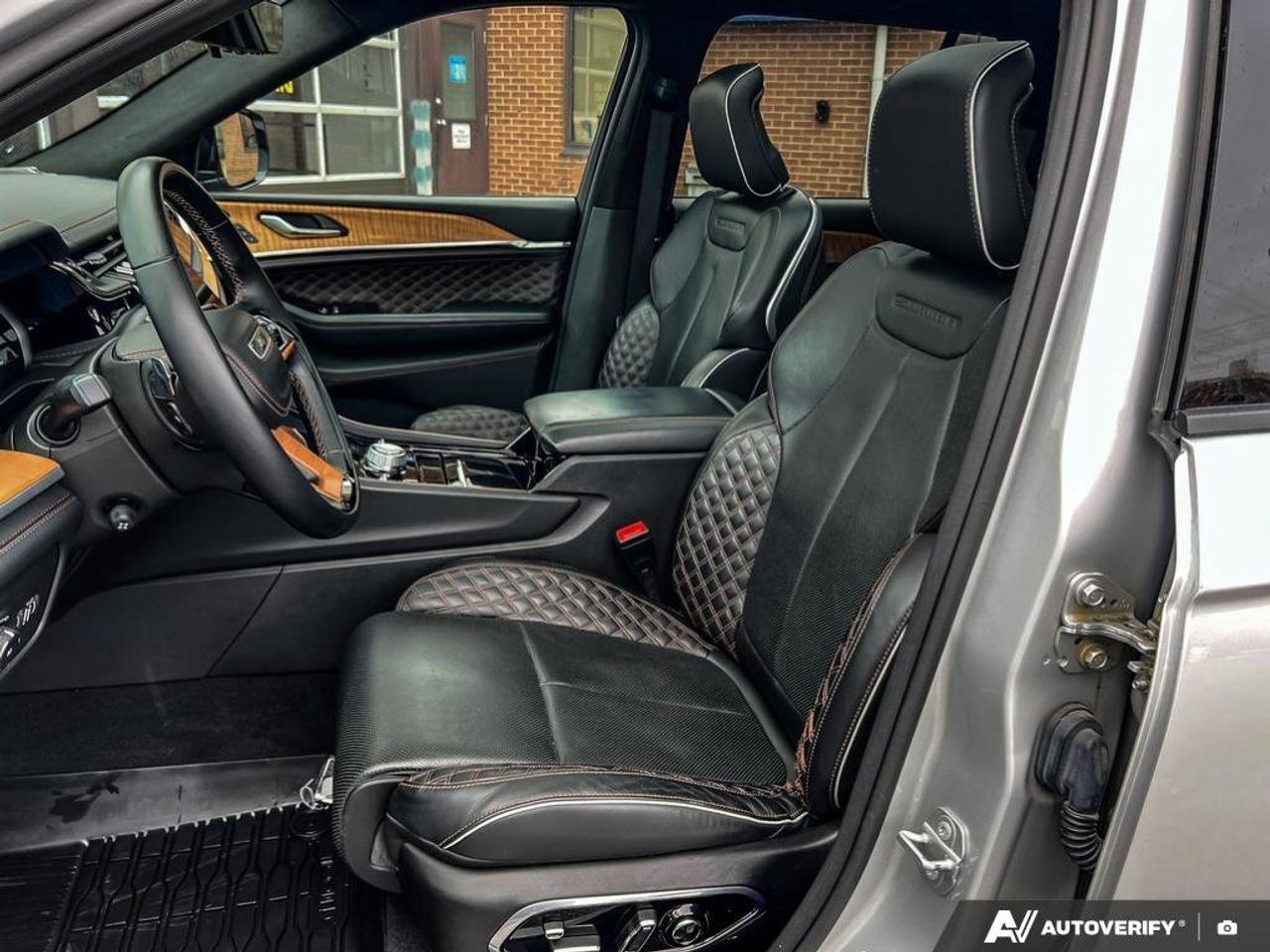 2022 Jeep Grand Cherokee MOONROOF   NAV   MASSAGE SEATS Photo