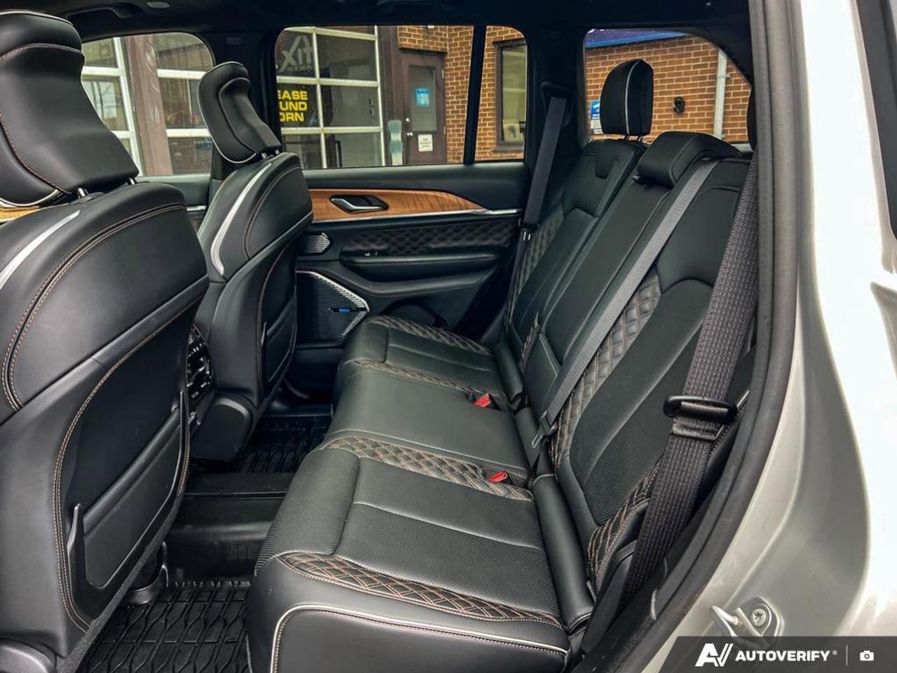 2022 Jeep Grand Cherokee MOONROOF   NAV   MASSAGE SEATS Photo