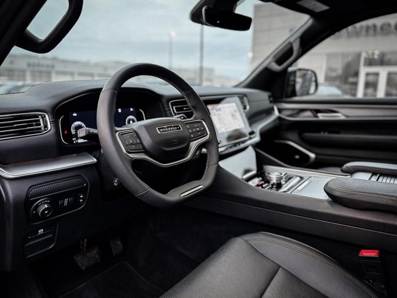 2024 Jeep Wagoneer Series II Carbide   SERIES 2   CARBIDE   PANO ROOF Photo