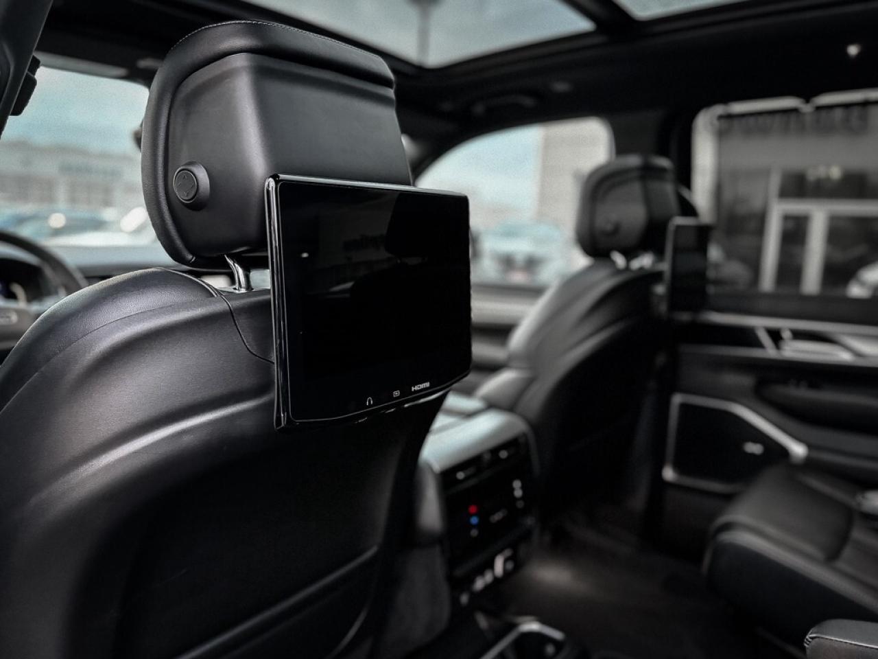 2024 Jeep Wagoneer Series II Carbide   SERIES 2   CARBIDE   PANO ROOF Photo