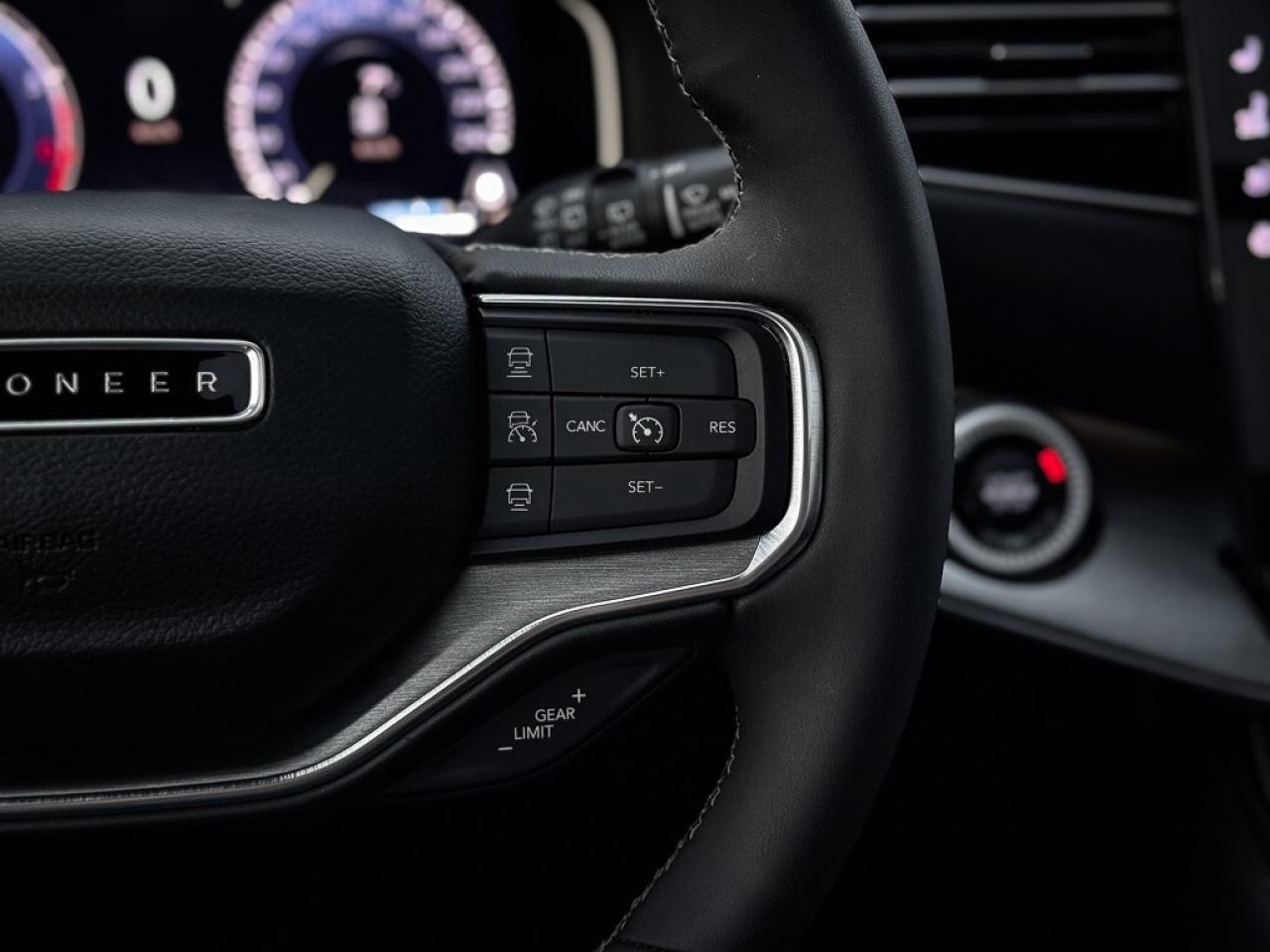 2024 Jeep Wagoneer Series II Carbide   SERIES 2   CARBIDE   PANO ROOF Photo