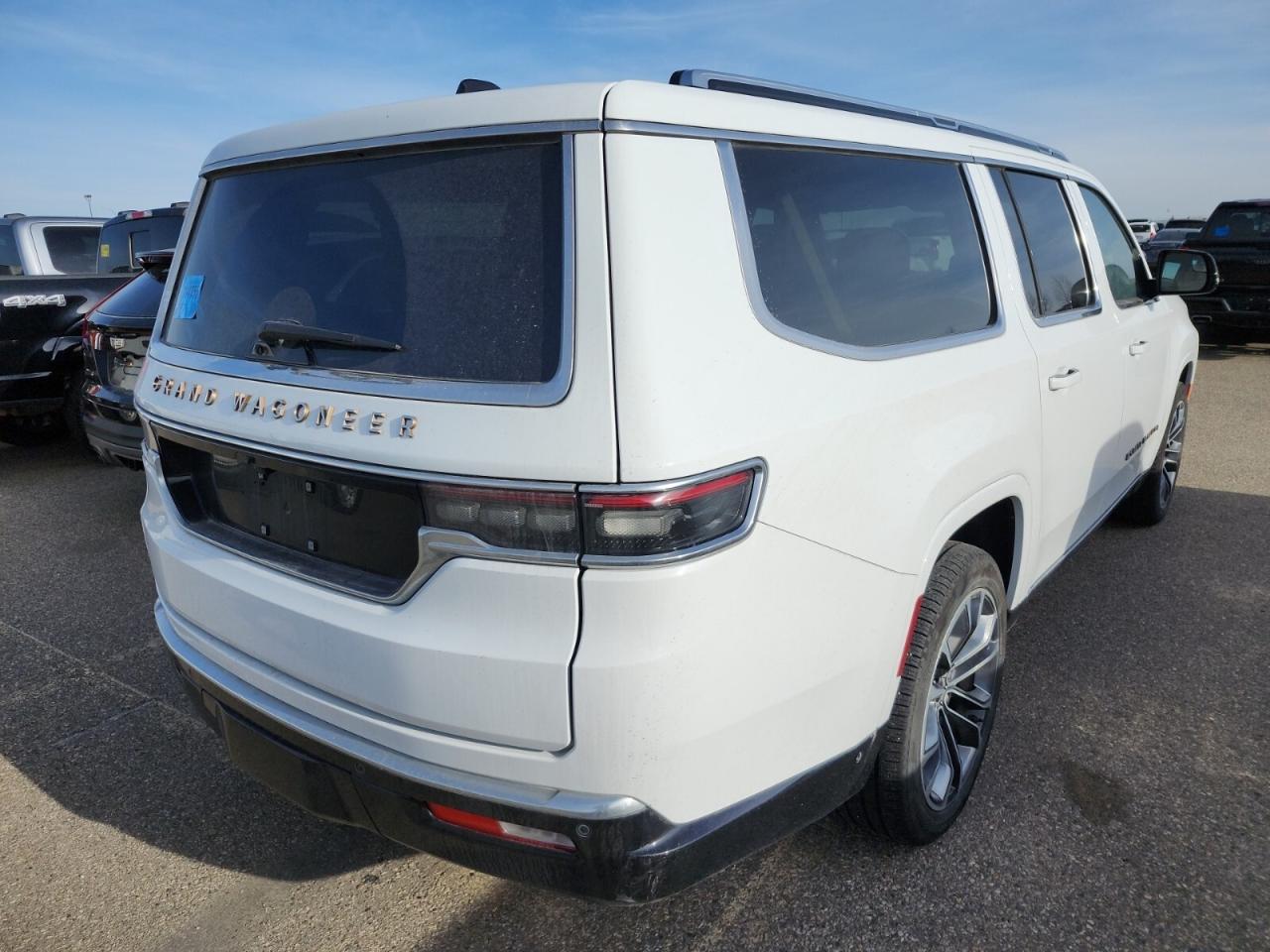 2025 Jeep Grand Wagoneer L Series III   SERIES 3   HEAVY DUTY TOW PKG   DUAL Photo