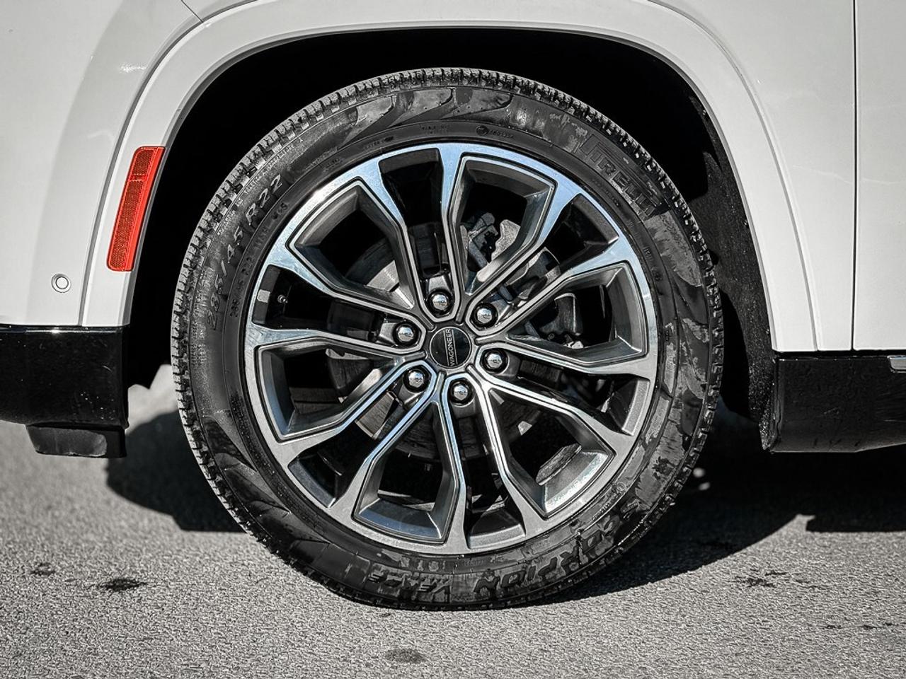 2025 Jeep Grand Wagoneer L Series III   SERIES 3   HEAVY DUTY TOW PKG   DUAL Photo