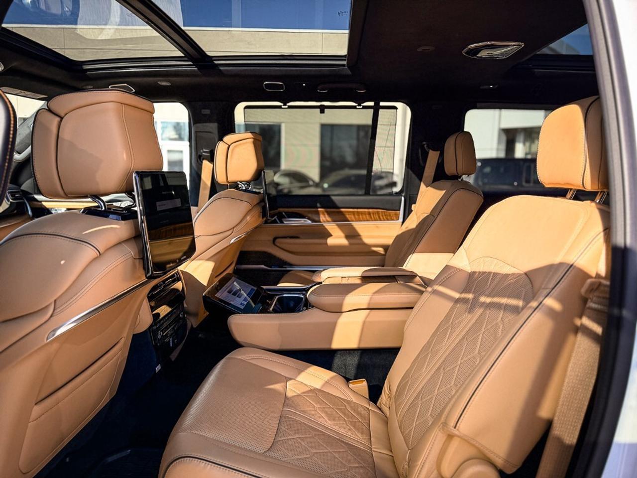 2025 Jeep Grand Wagoneer L Series III   SERIES 3   HEAVY DUTY TOW PKG   DUAL Photo