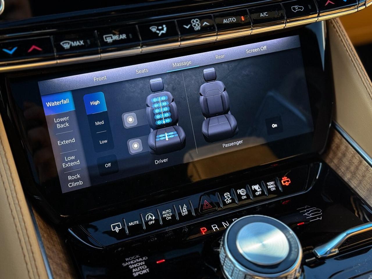 2025 Jeep Grand Wagoneer L Series III   SERIES 3   HEAVY DUTY TOW PKG   DUAL Photo