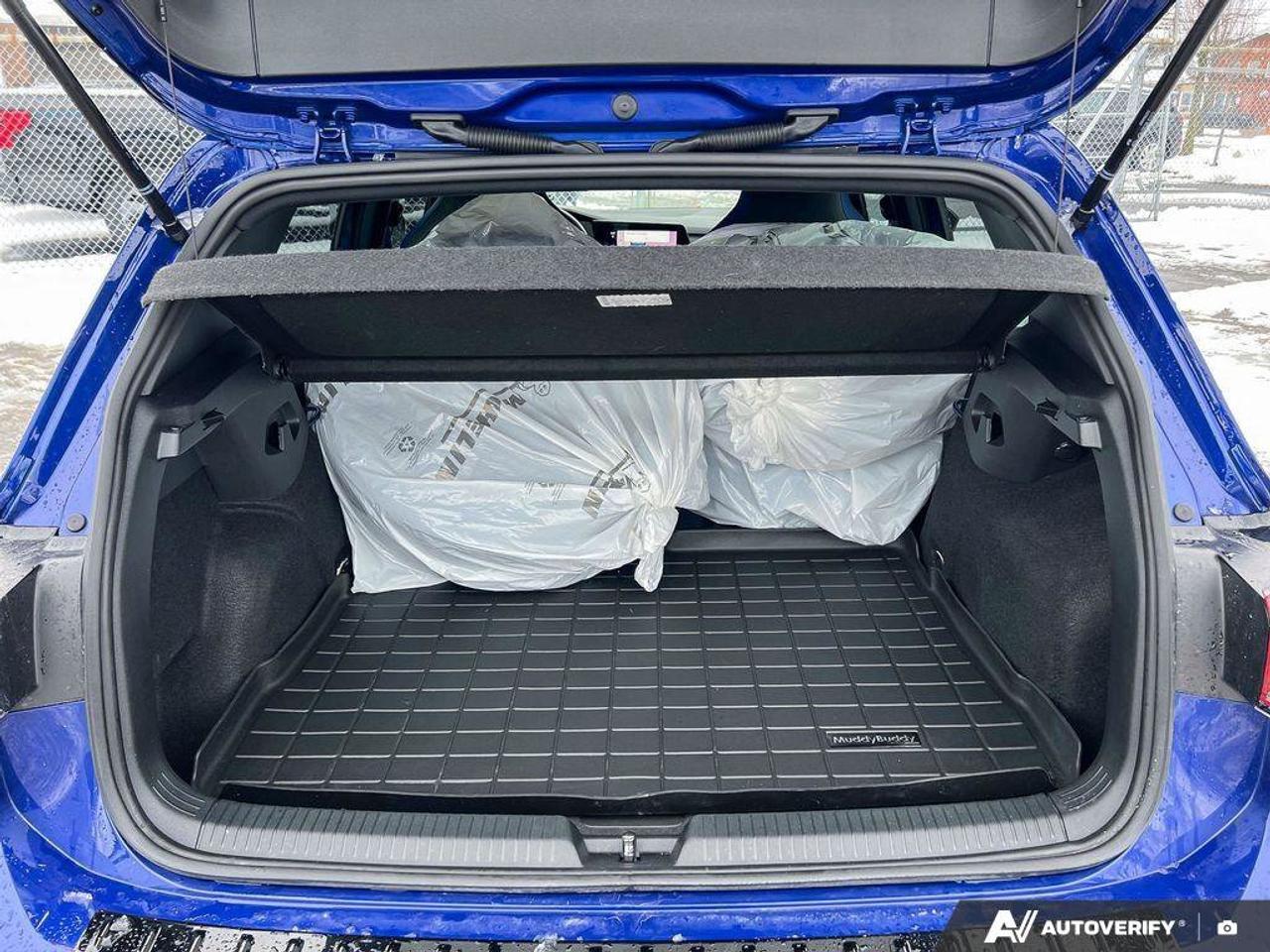 2024 Volkswagen Golf R ONE OWNER   SNOW TIRES   6 SPD MAN Photo