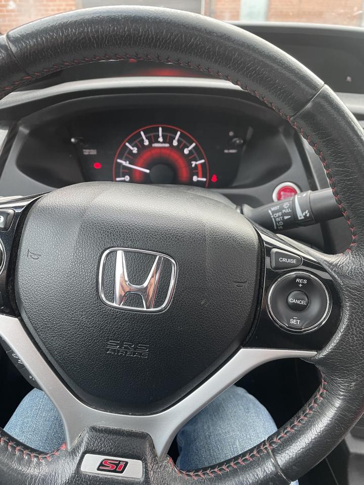 2015 Honda Civic Coupe SI 2dr 6 speed manual  navigation backup camera Photo