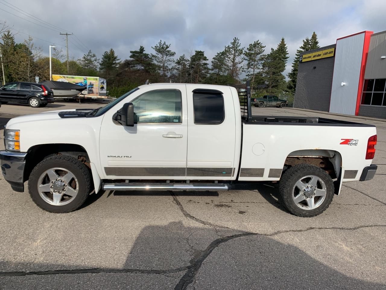 2011 Chevrolet SILVERADO 2500HD 4WD Ext Cab 143.5  LTZ DURAMAX DIESEL Photo3