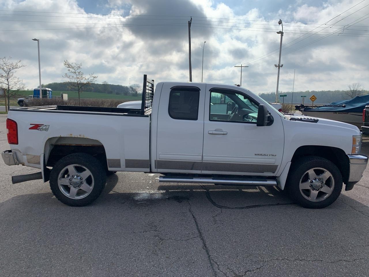 2011 Chevrolet SILVERADO 2500HD 4WD Ext Cab 143.5  LTZ DURAMAX DIESEL Photo4