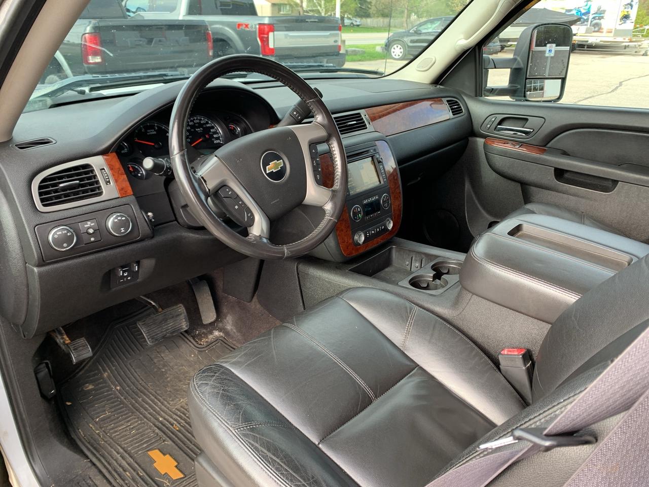 2011 Chevrolet SILVERADO 2500HD 4WD Ext Cab 143.5  LTZ DURAMAX DIESEL Photo