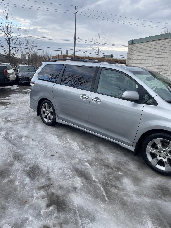 2014 Toyota Sienna SE 8 PASS BACKUP CAMERA SUNROOF LEATHER Photo