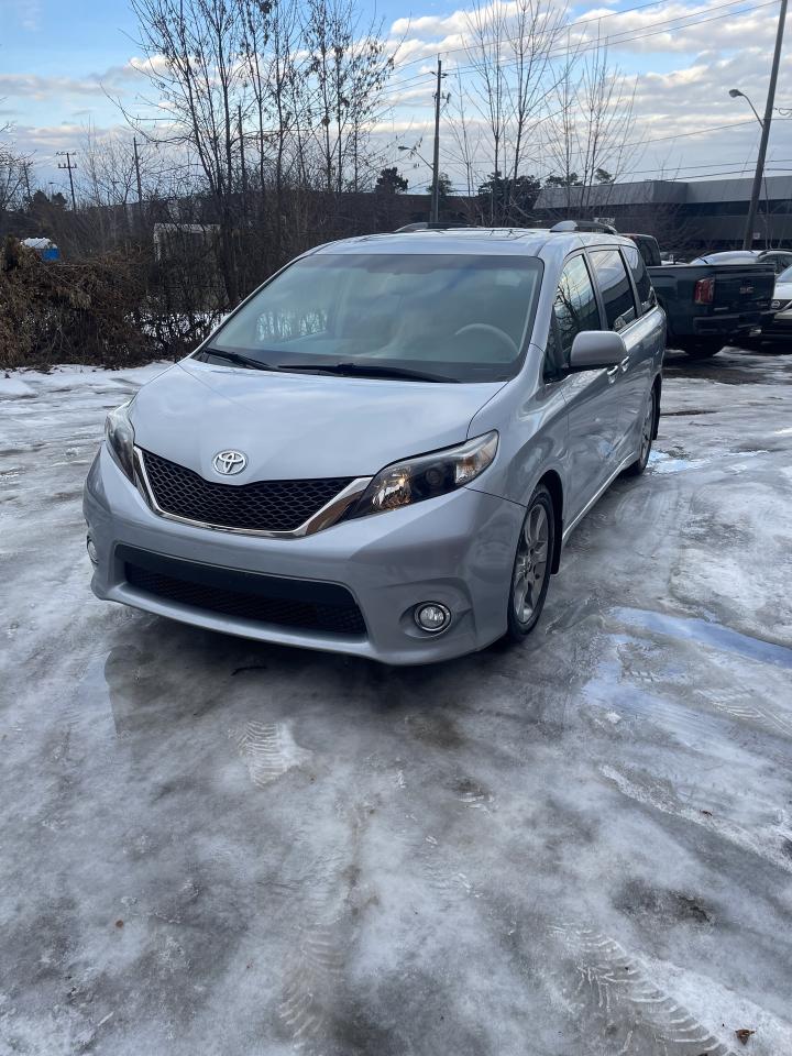 2014 Toyota Sienna SE 8 PASS BACKUP CAMERA SUNROOF LEATHER Photo