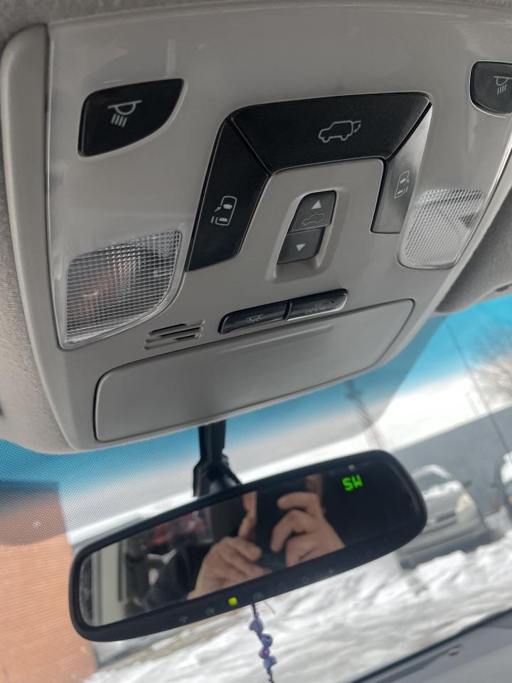 2014 Toyota Sienna SE 8 PASS BACKUP CAMERA SUNROOF LEATHER Photo