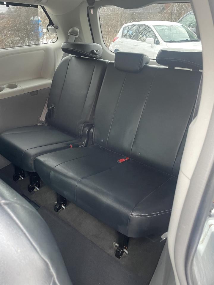 2014 Toyota Sienna SE 8 PASS BACKUP CAMERA SUNROOF LEATHER Photo