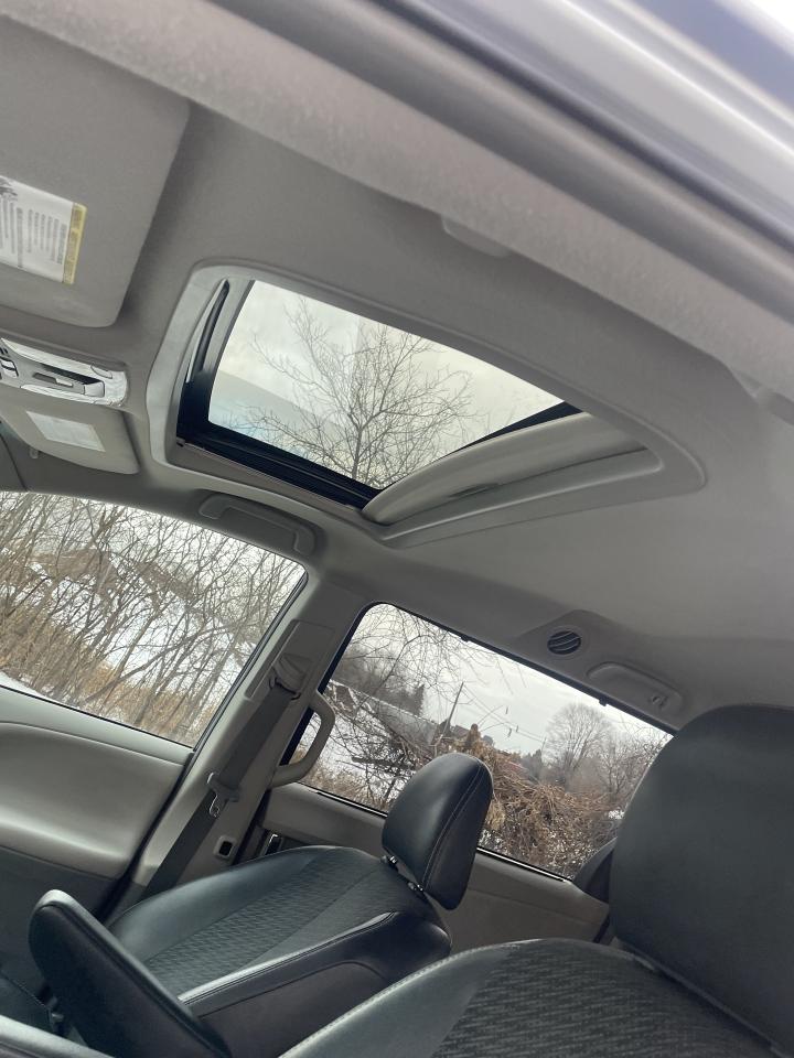 2014 Toyota Sienna SE 8 PASS BACKUP CAMERA SUNROOF LEATHER Photo