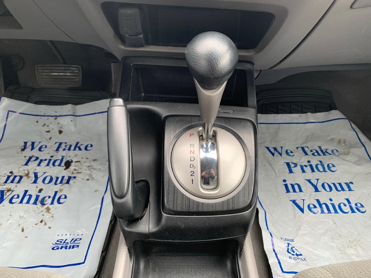 2011 Honda Civic 4dr Auto DX-G Photo