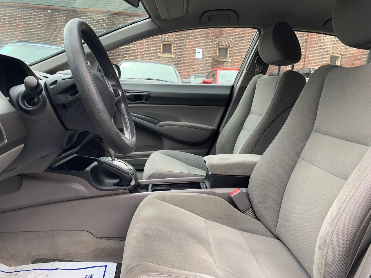 2011 Honda Civic 4dr Auto DX-G Photo