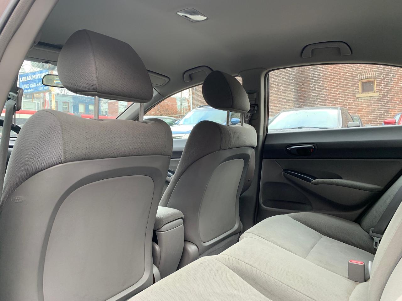 2011 Honda Civic 4dr Auto DX-G Photo