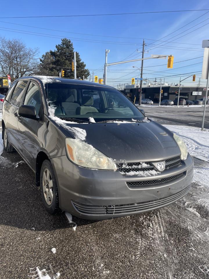 2004 Toyota Sienna 4dr CE 7-Passenger ALLOYS Photo4